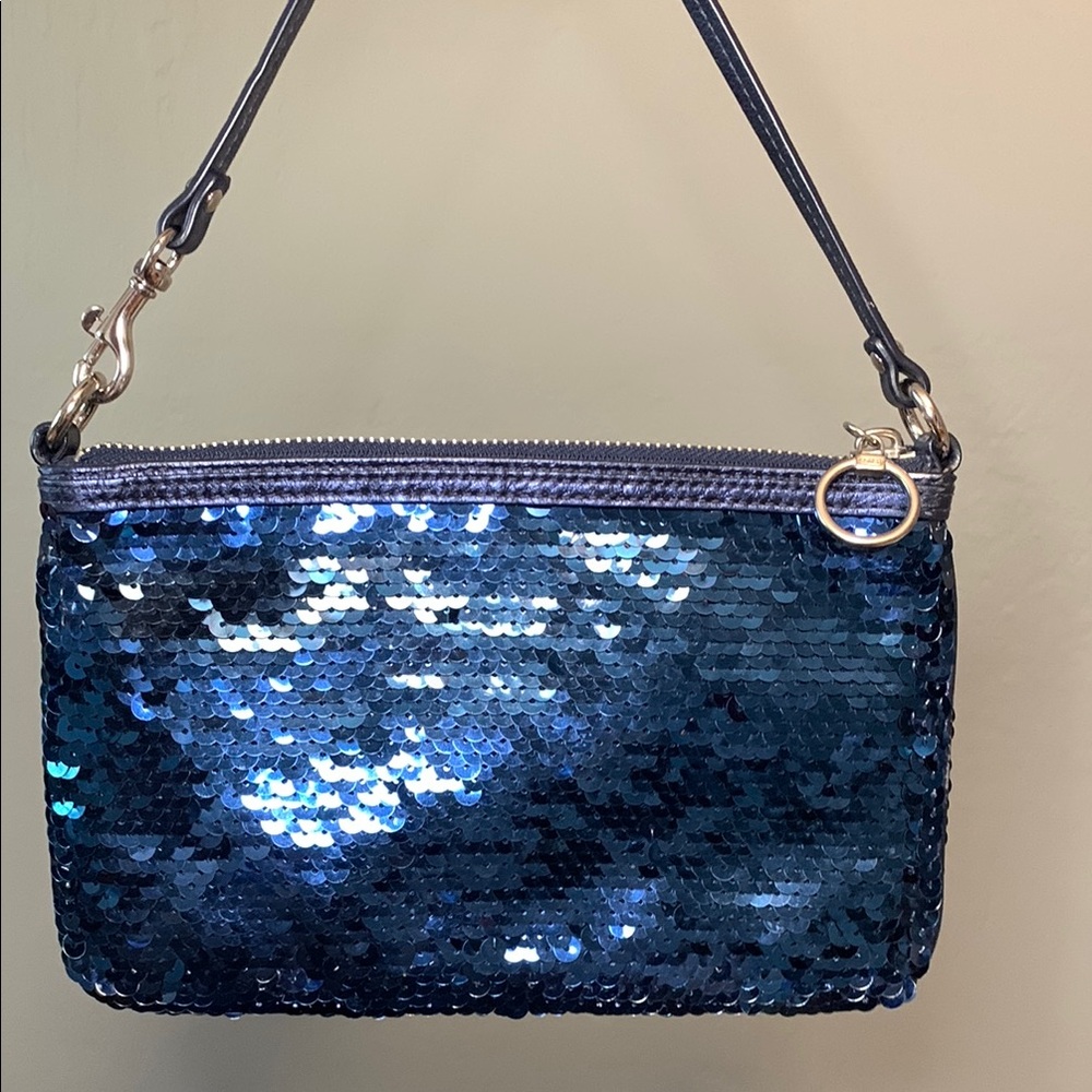 BUNDLE FOR @hope_this_helps - EUC - Coach Poppy Blue Sequin Wristlet - Picture 4 of 15